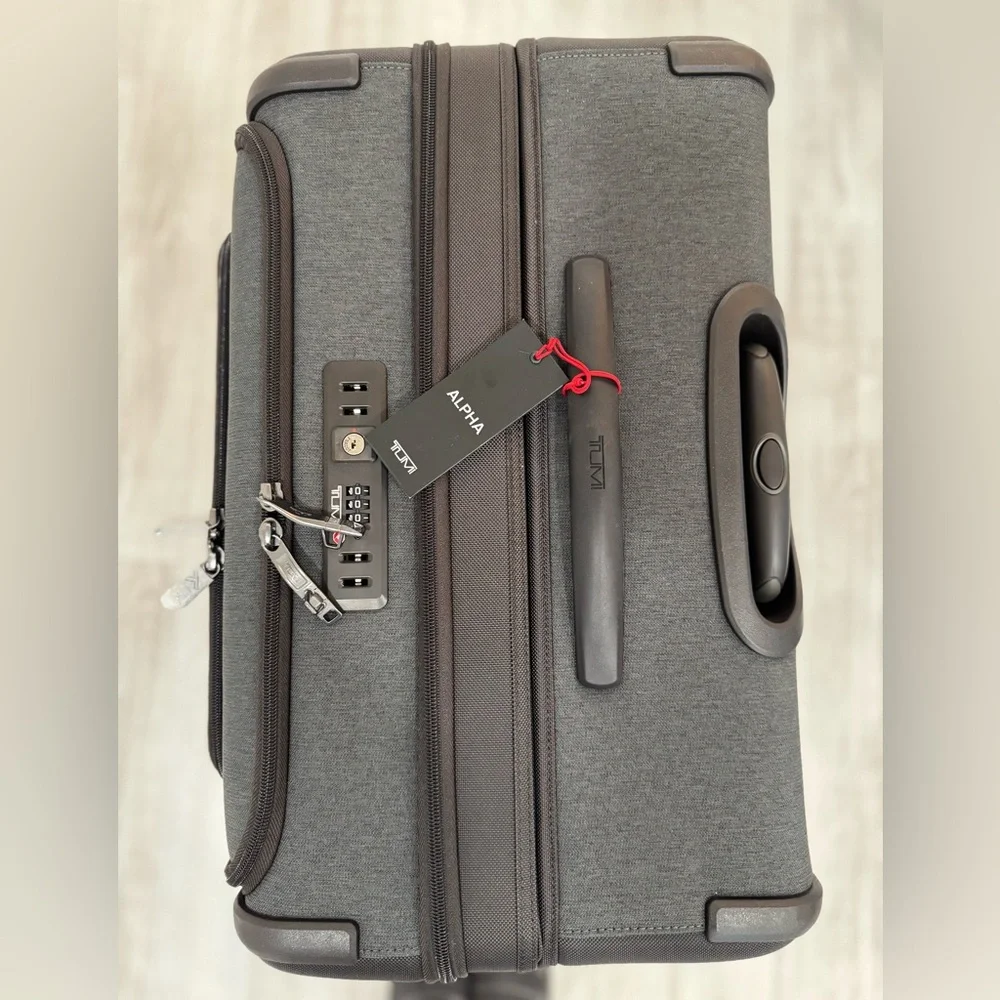 TUMI ALPHA Extended Trip Expandable 4 Wheeled Packing Case